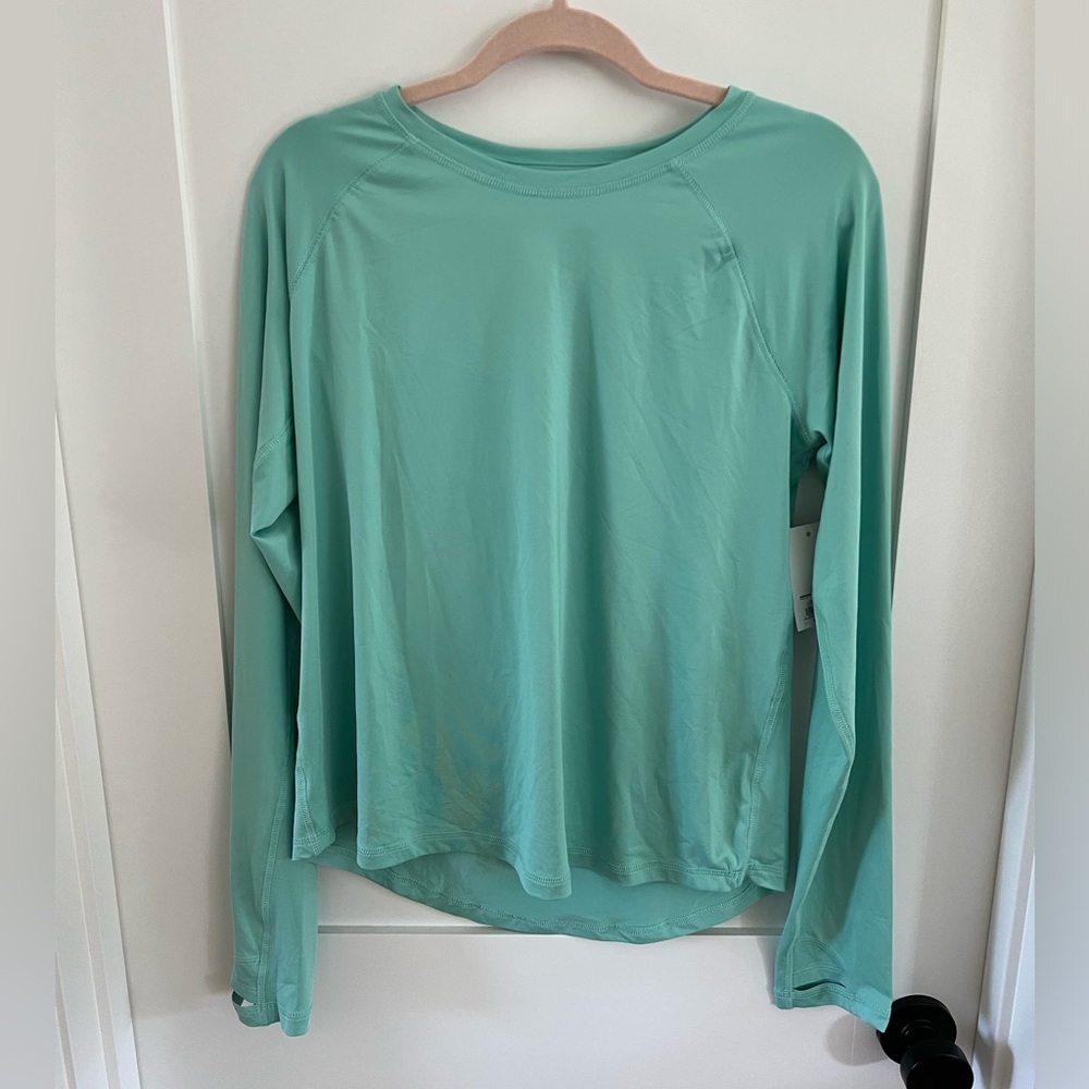 NWT women’s long sleeve athletic shirt